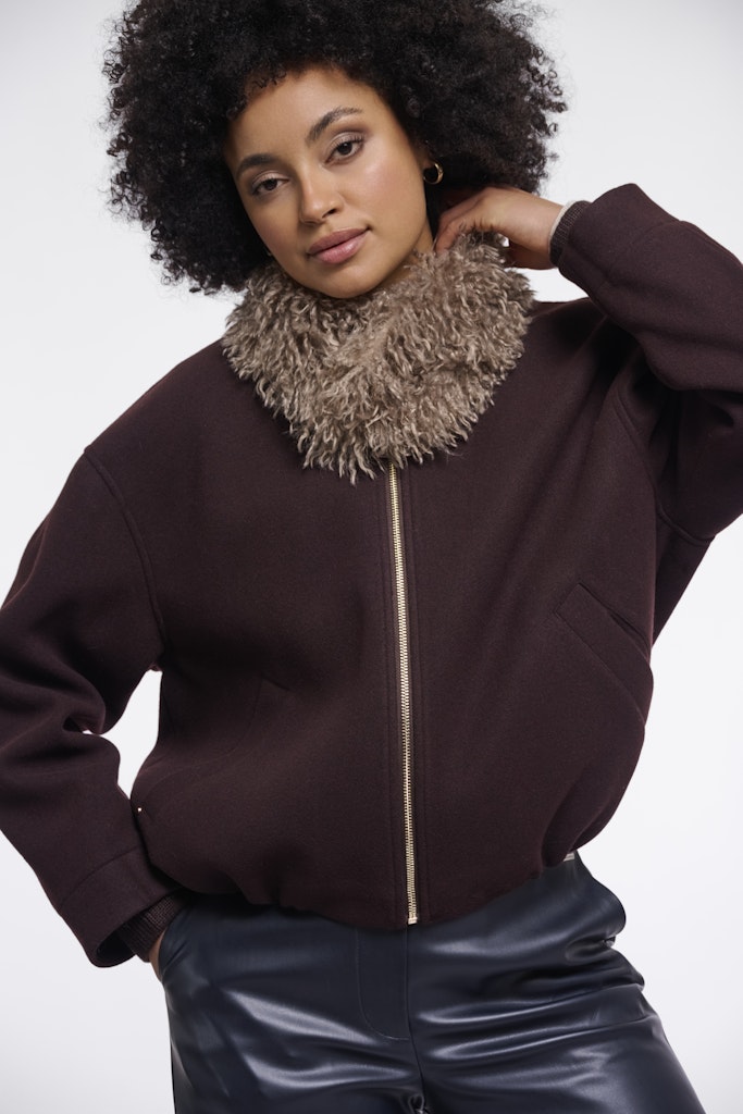 Beige (11100-mocha latte)