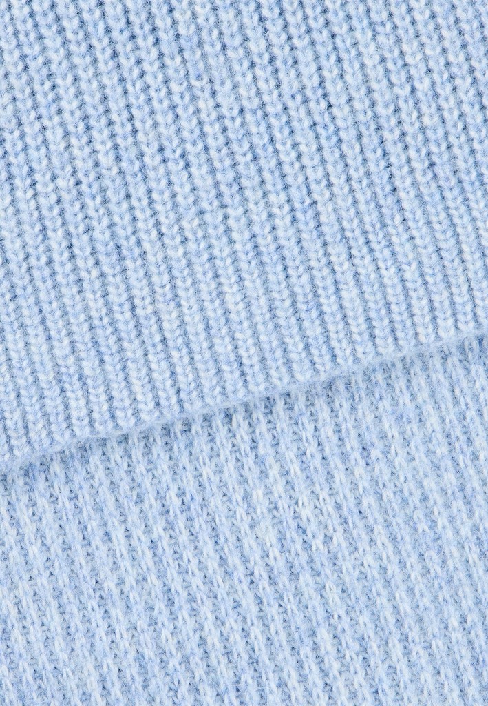 Strickschal aus besonders weichem Material