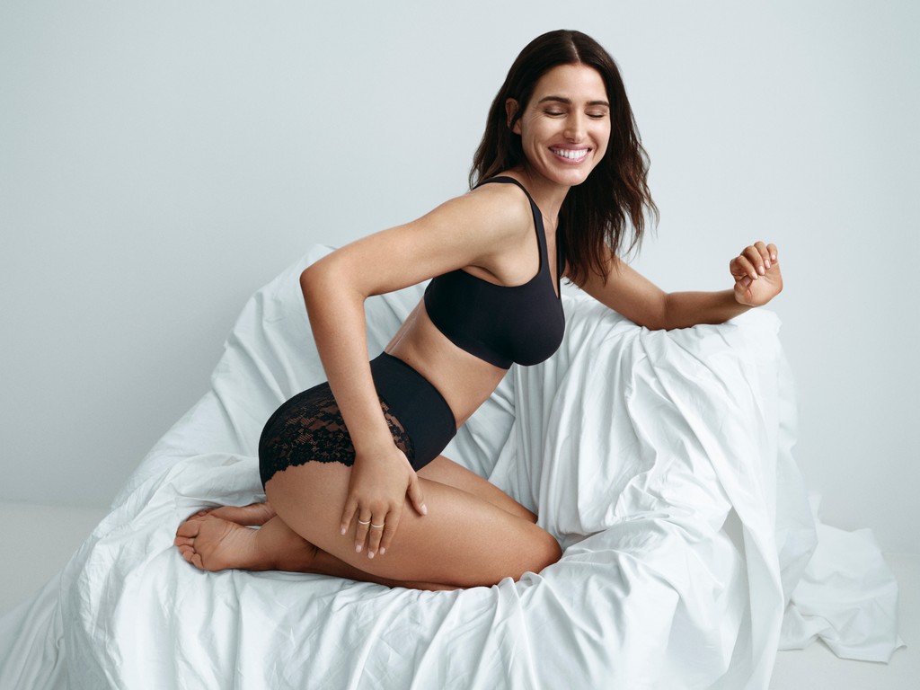 SOFT STUDIO schwarz unterlegtes Bralette