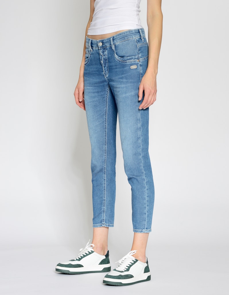 94GERDA CROPPED - relaxed fit
