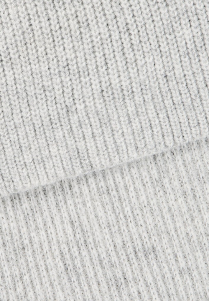 Strickschal aus besonders weichem Material