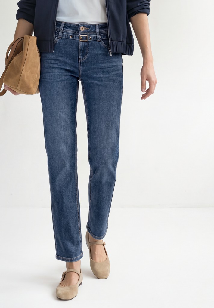 Straight Leg Jeans mit Gürtel
