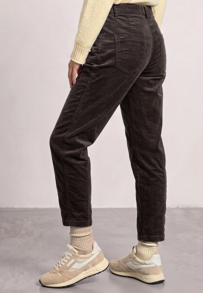 Barrel Leg Hose aus Cord im Casual Fit
