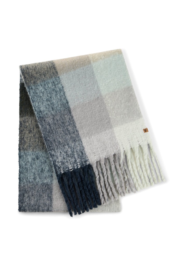 Strickschal mit Karomuster