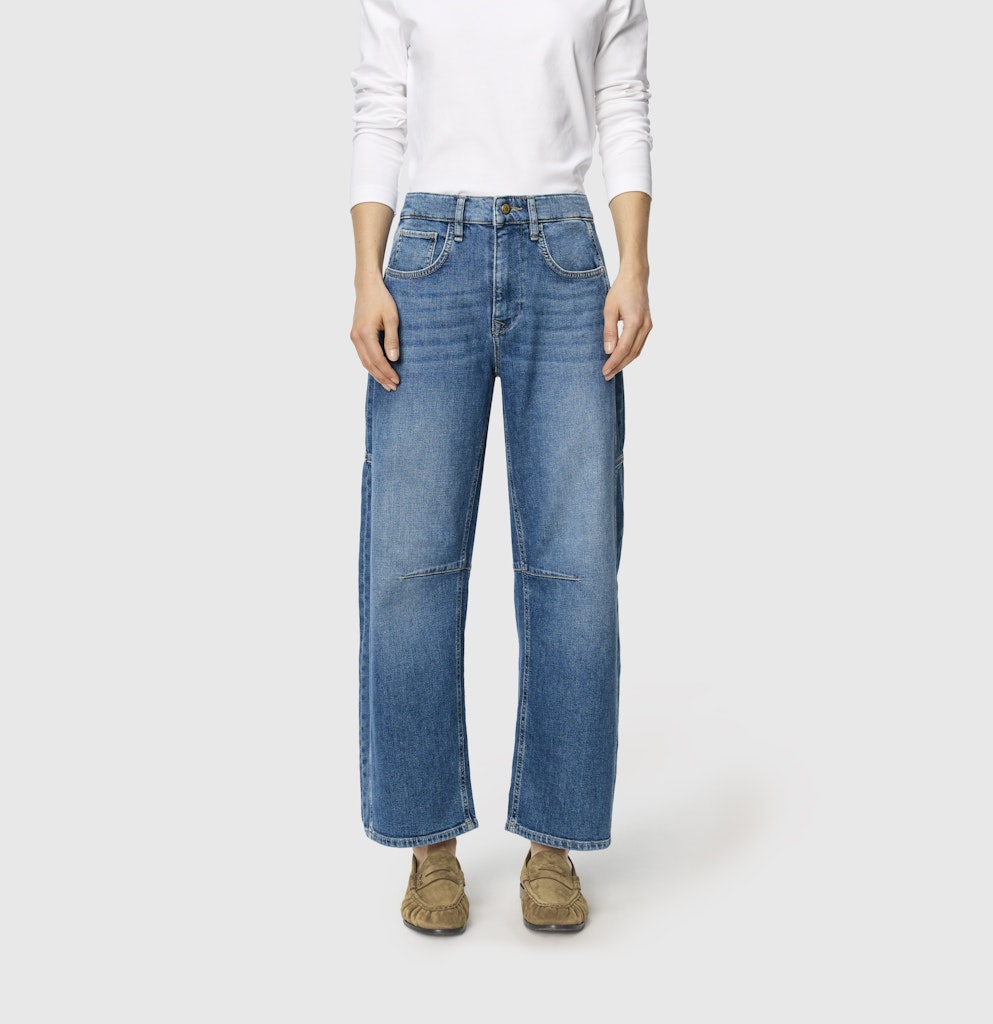 Blau (D576-mid blue use wash)