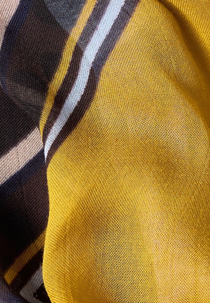 Loop-Schal mit grafischem Print