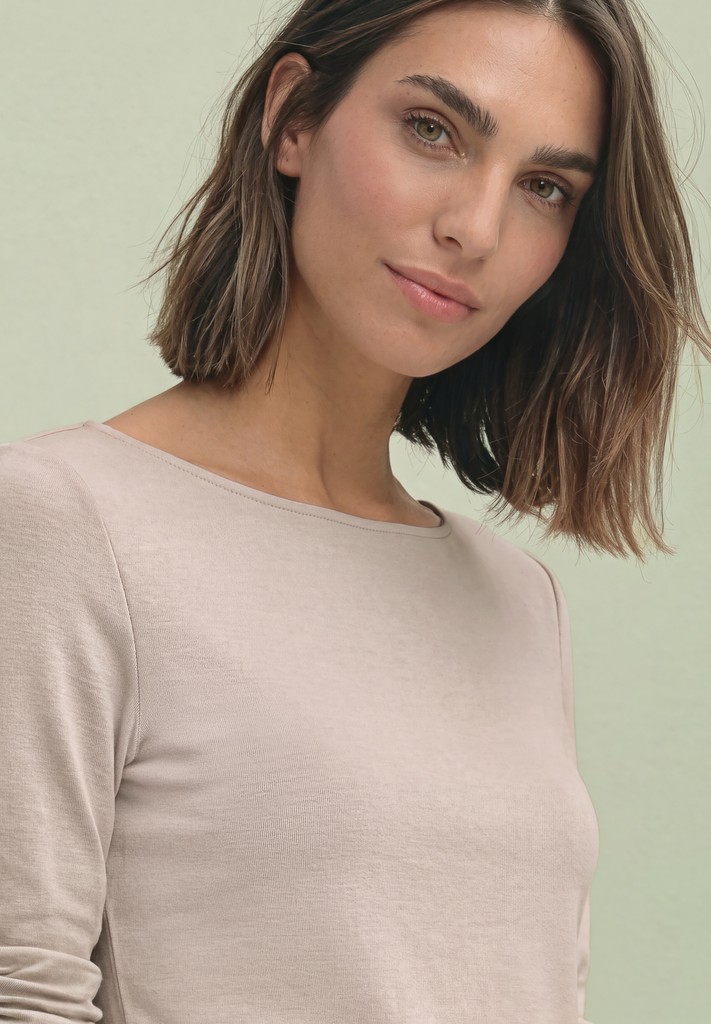 Basic Shirt mit U-Boot-Ausschnitt