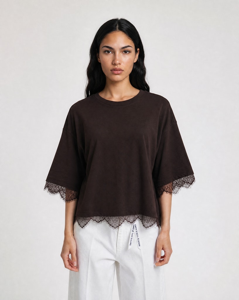 Boxy T-Shirt Lace Hem