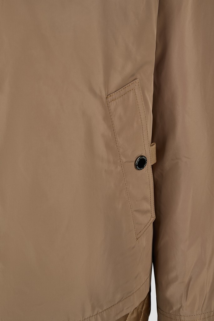 Jacke mit Kapuze