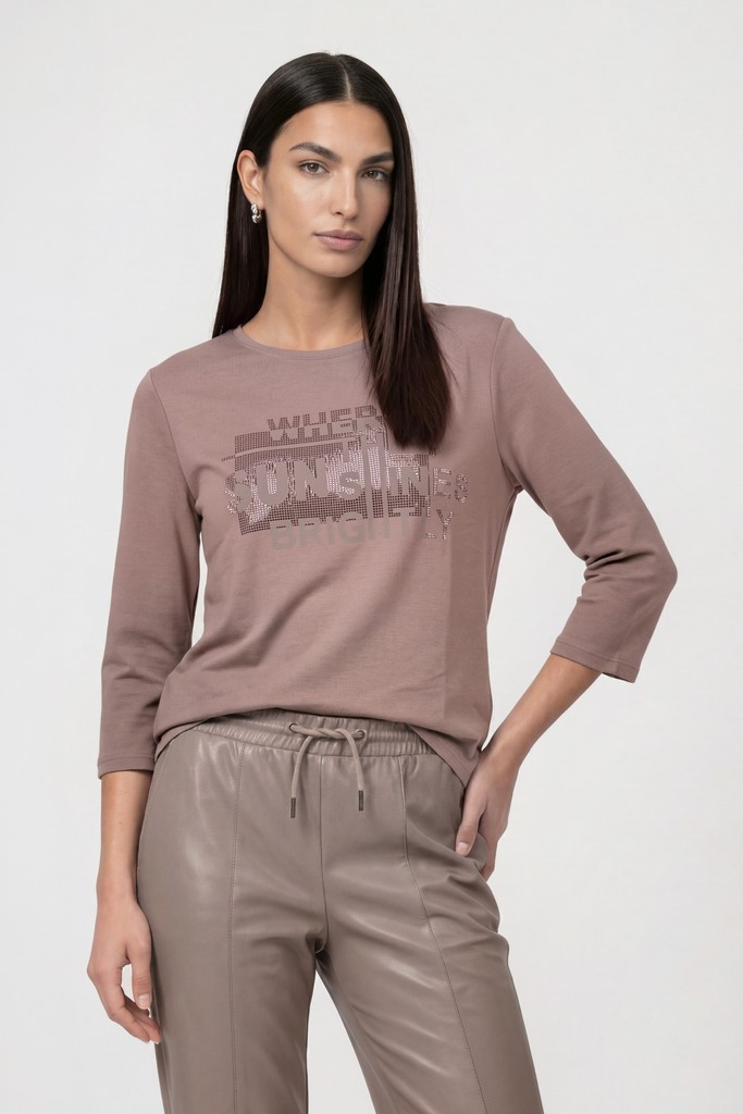 T-Shirt mit Schmuck