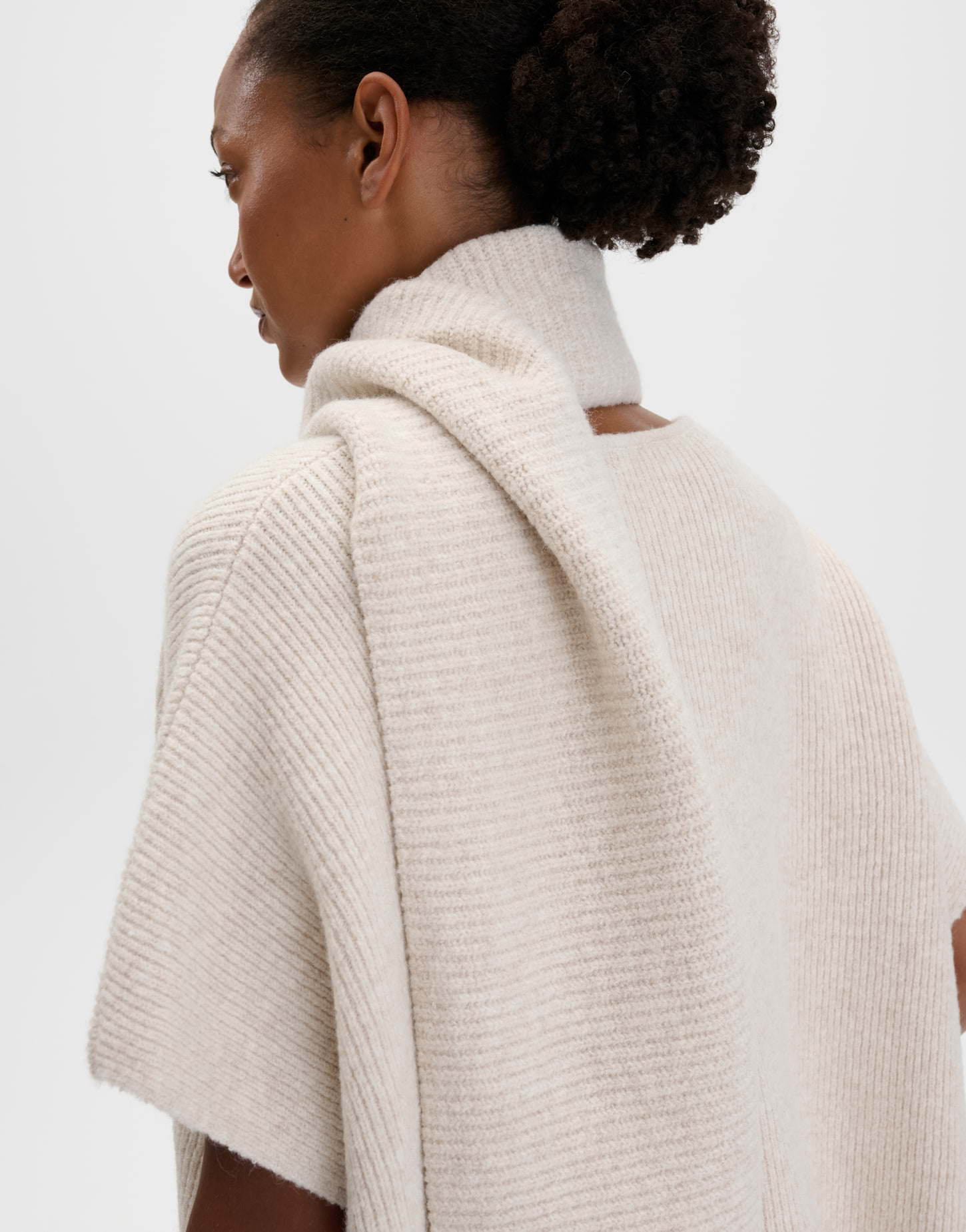 Bolana cape