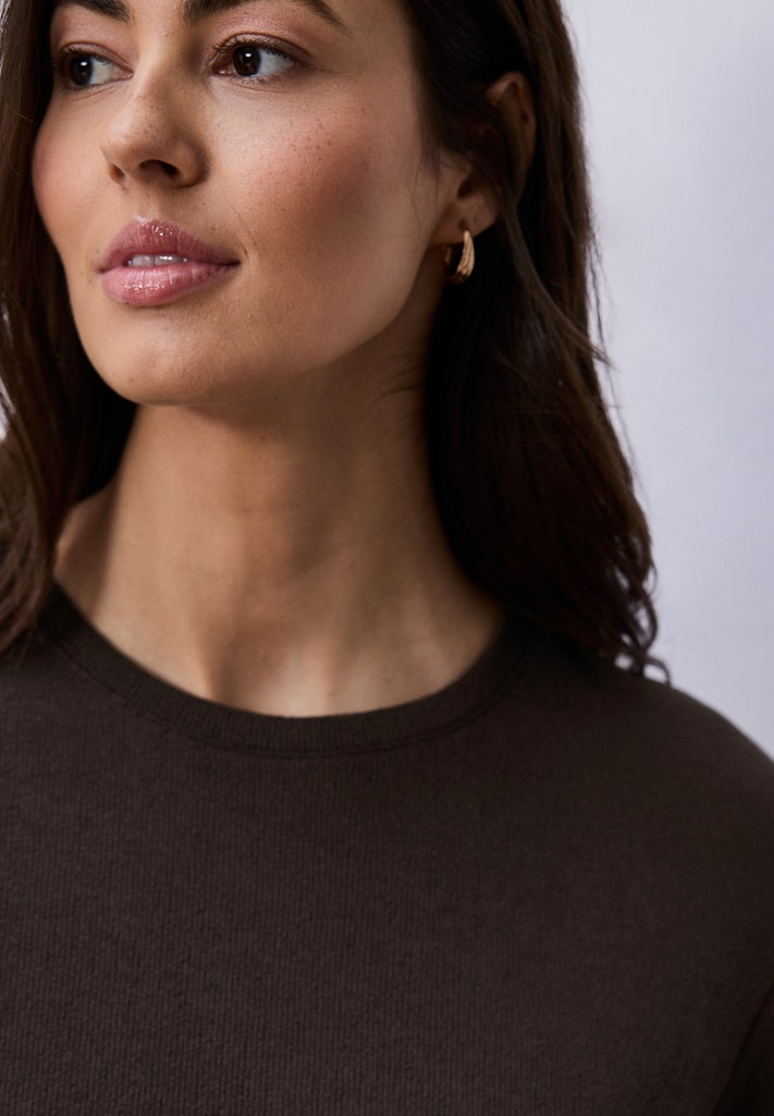 A324488-SOL_LTD QR short knit look shi