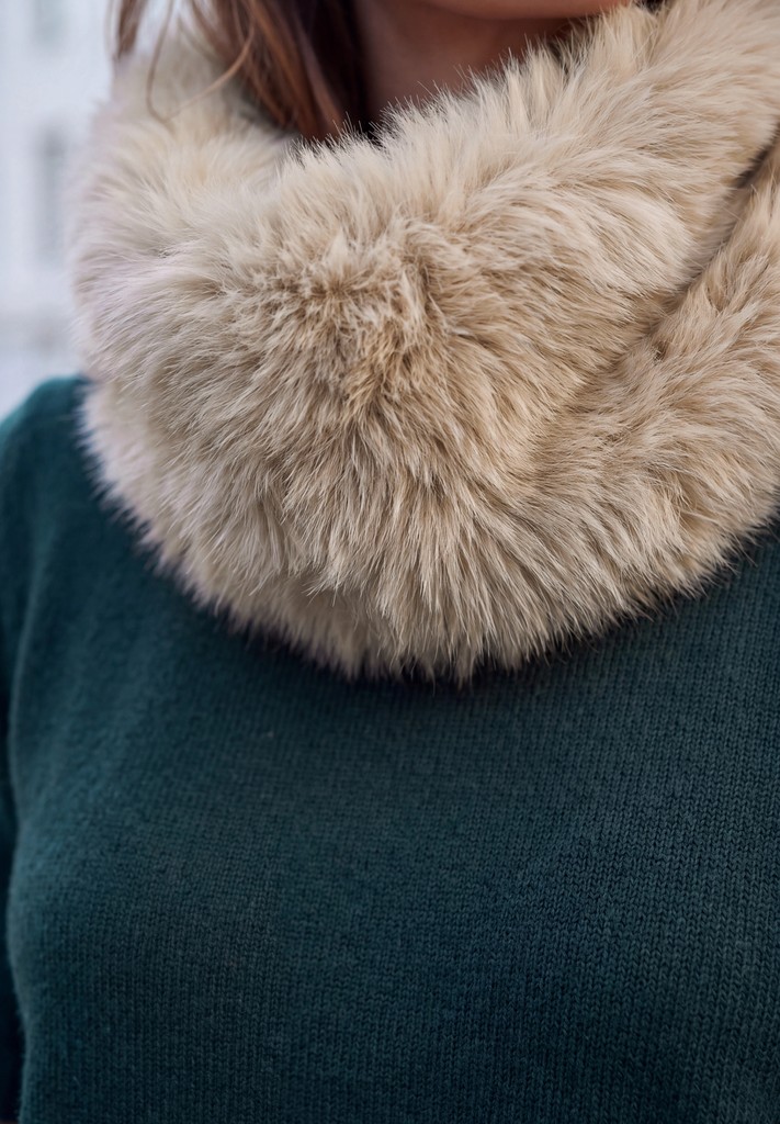 Loop Schal aus Fake Fur