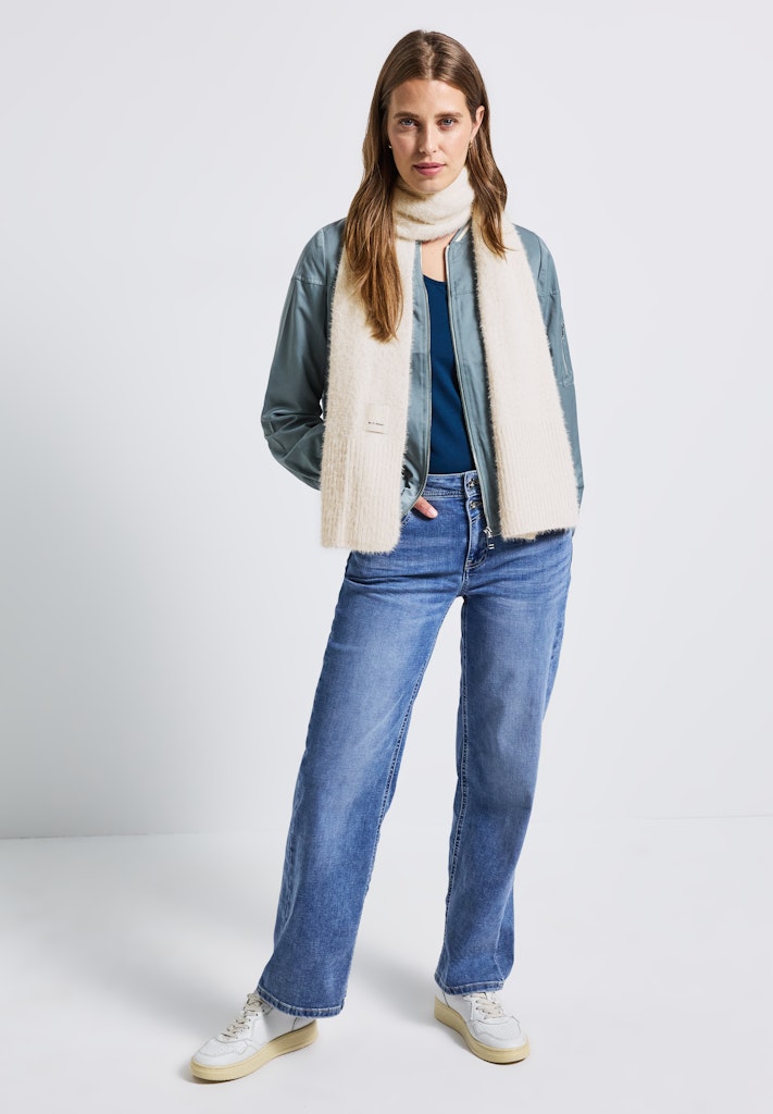 Langer Federgarn Schal Langer Federgarn Schal