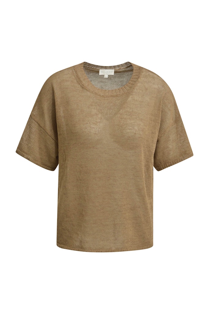 boxy roundneck Pullover w oversized shoulder + 1/2 sleeve boxy roundneck Pullover w oversized shoulder + 1/2 sleeve