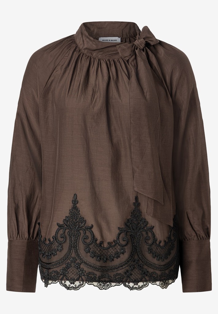 Bluse mit Schluppe und Spitzensaum
