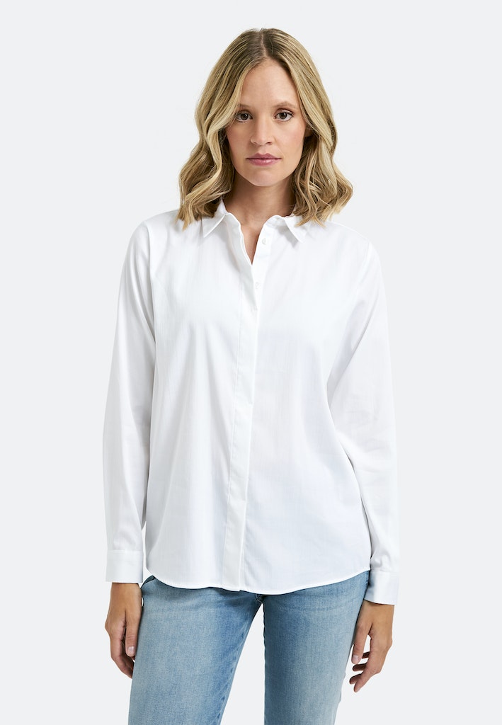 Blouse with collar, placket and 1/1 sleeves